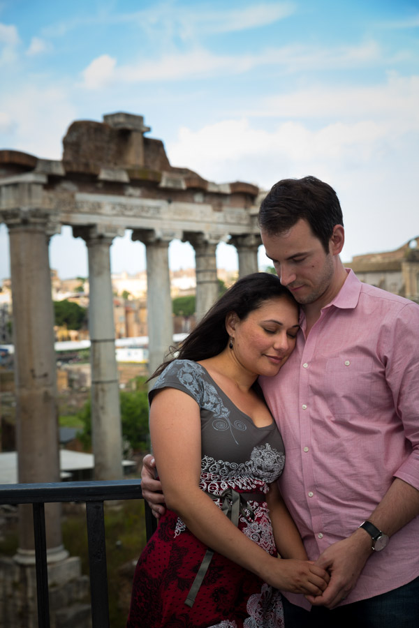 Picture of a couple at the Roman Forum.