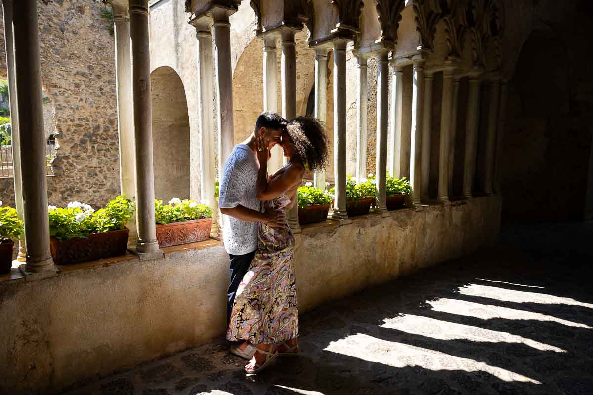 In love in Ravello during a unique and creative photoshoot