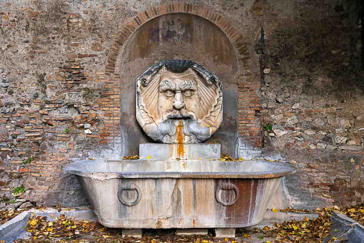 Water fountain found at the entrance to the Orange Garden