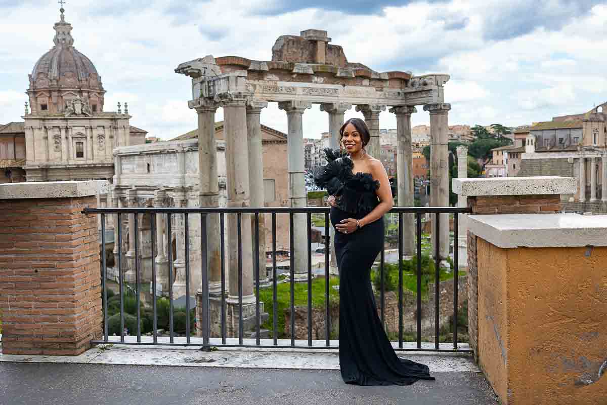 Final solo shot of a pregnant woman during a Rome photographer session. Maternity Photoshoot portrait